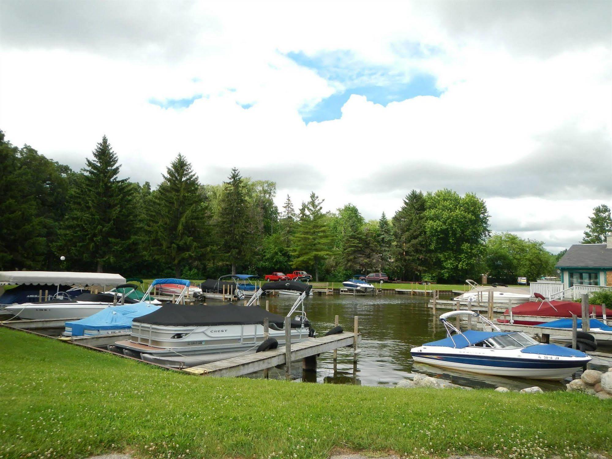 Waterfront Hotel And Marina Johnsburg Exterior photo