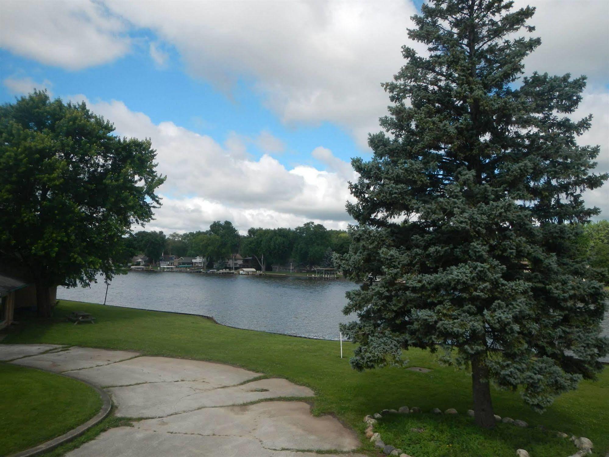 Waterfront Hotel And Marina Johnsburg Exterior photo